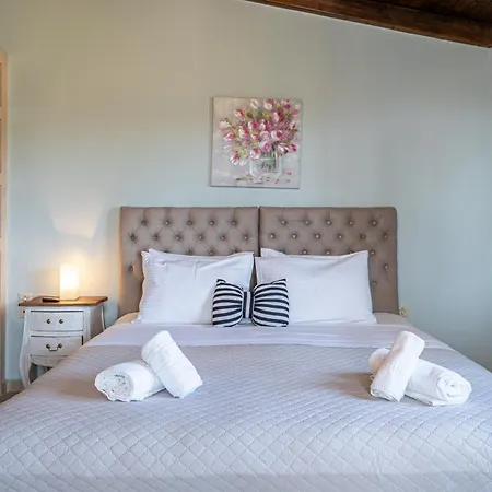 Popi's Βίλα Σβορωνάτα