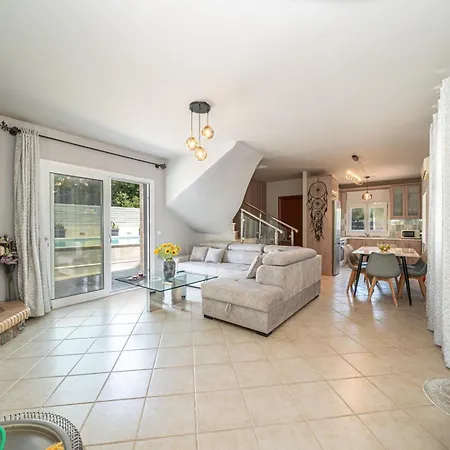 Popi's Villa