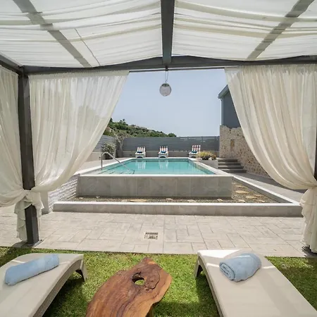 Popi's Villa Svoronata